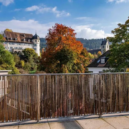 Zum Schmied Apartman *